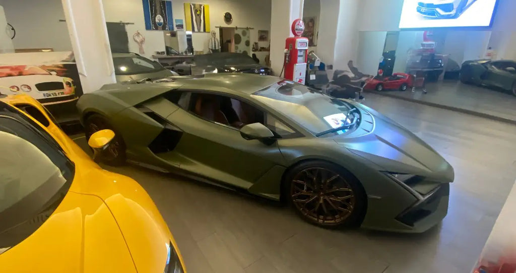 Lamborghini Revuelto – 2024