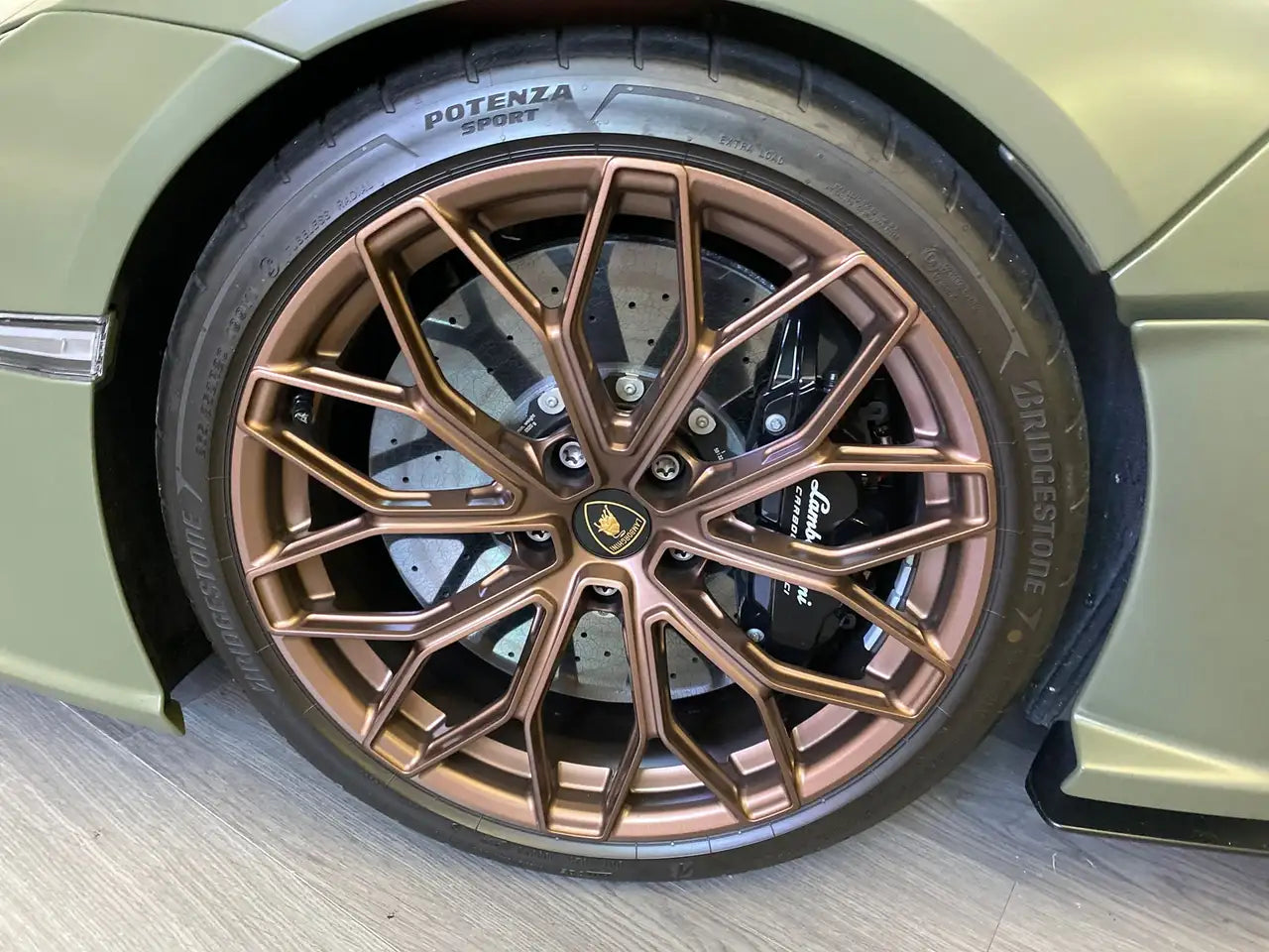 Lamborghini Revuelto – 2024