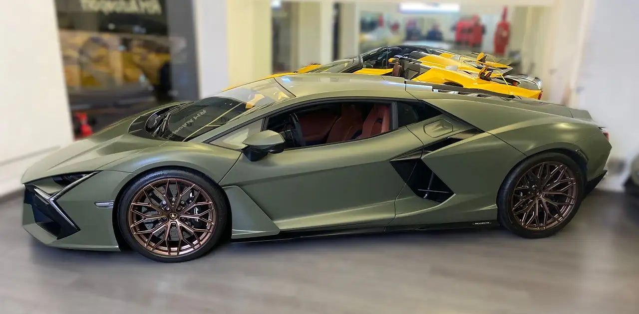 Lamborghini Revuelto – 2024