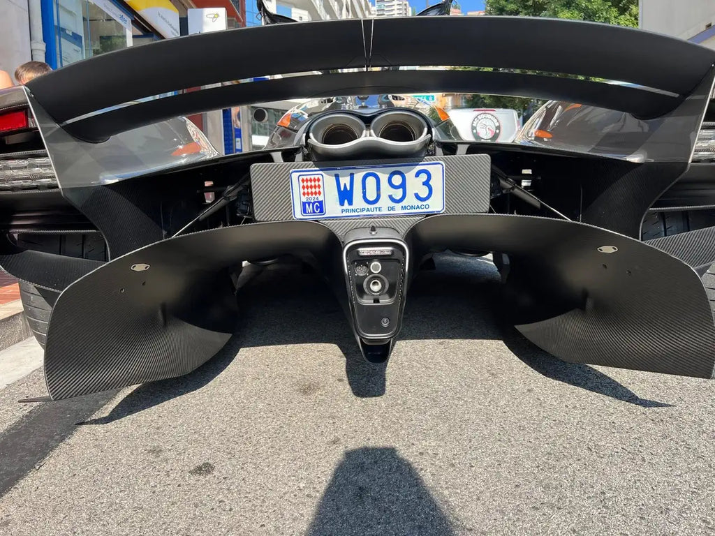 Aston Martin Valkyrie – 2024