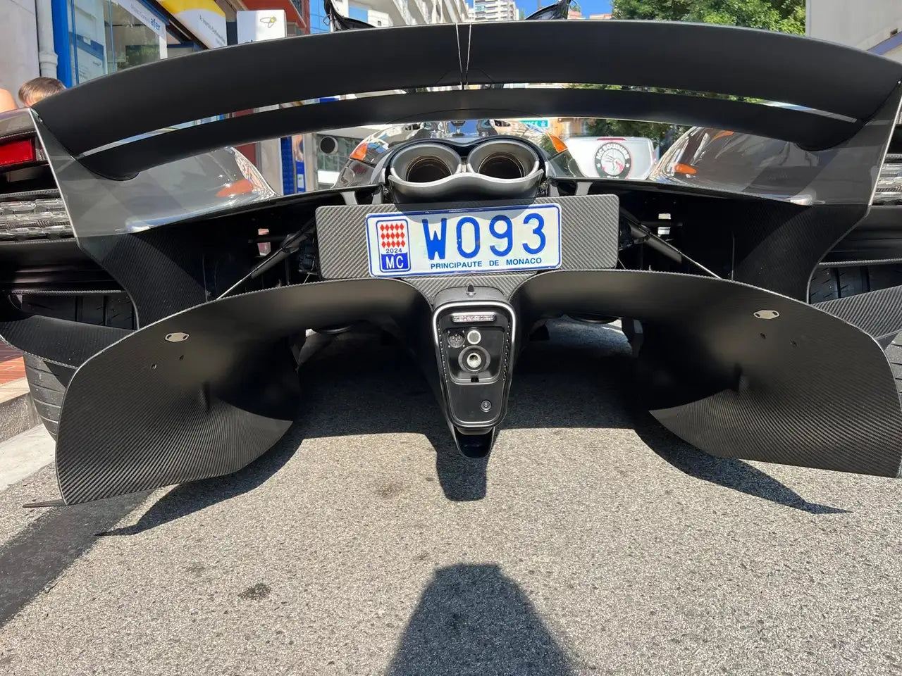 Aston Martin Valkyrie – 2024