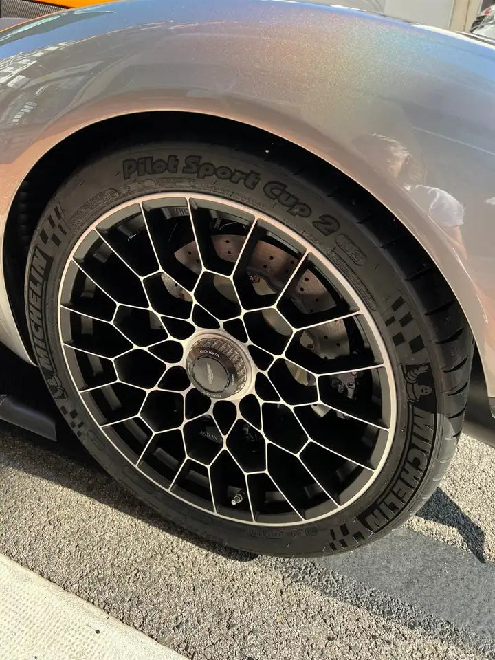 Aston Martin Valkyrie – 2024