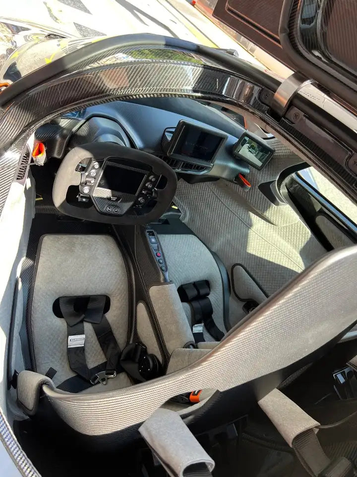 Aston Martin Valkyrie – 2024