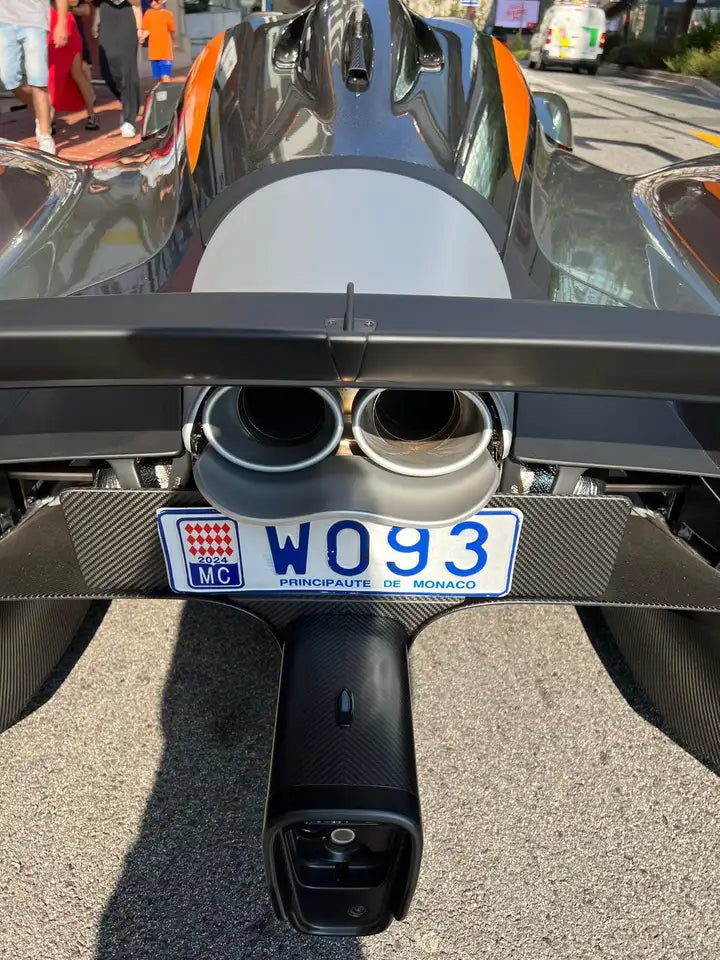 Aston Martin Valkyrie – 2024