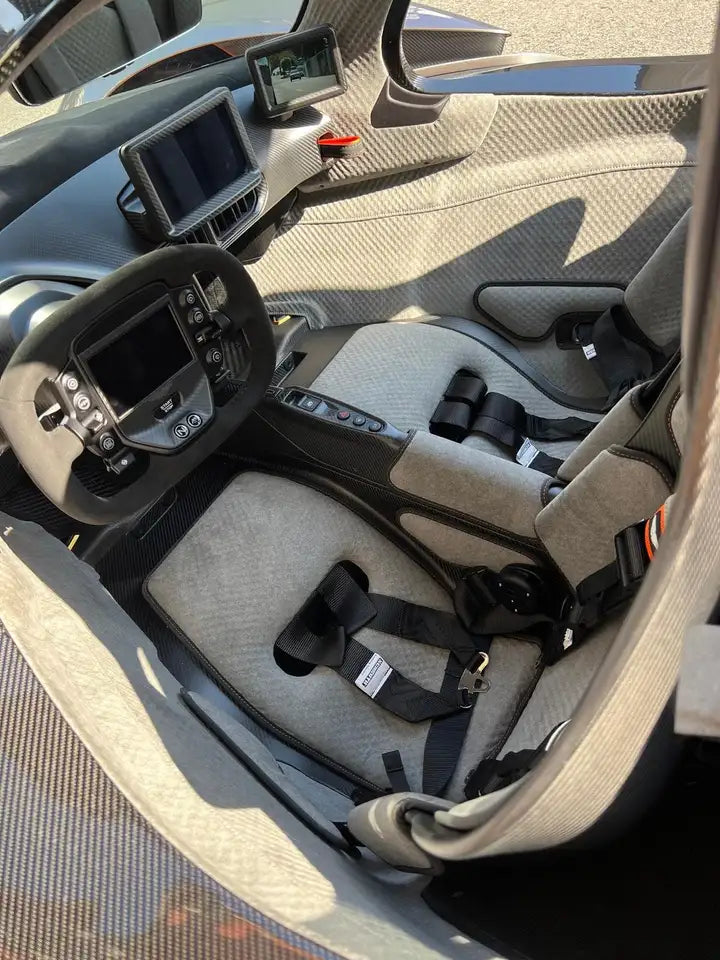 Aston Martin Valkyrie – 2024