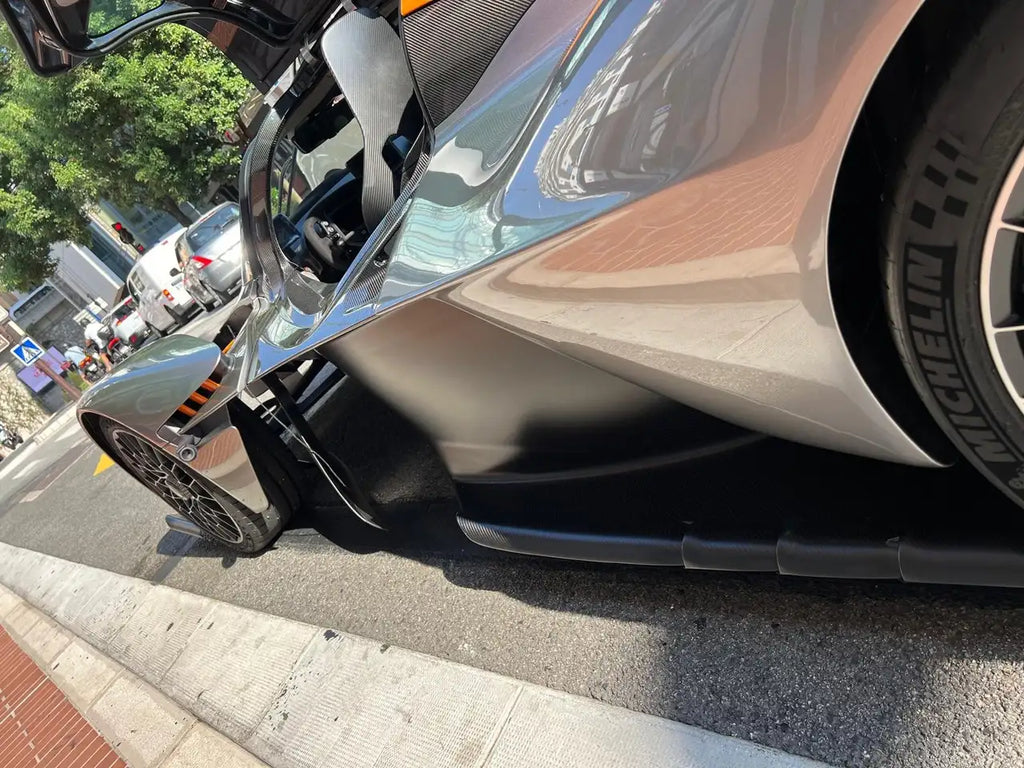 Aston Martin Valkyrie – 2024