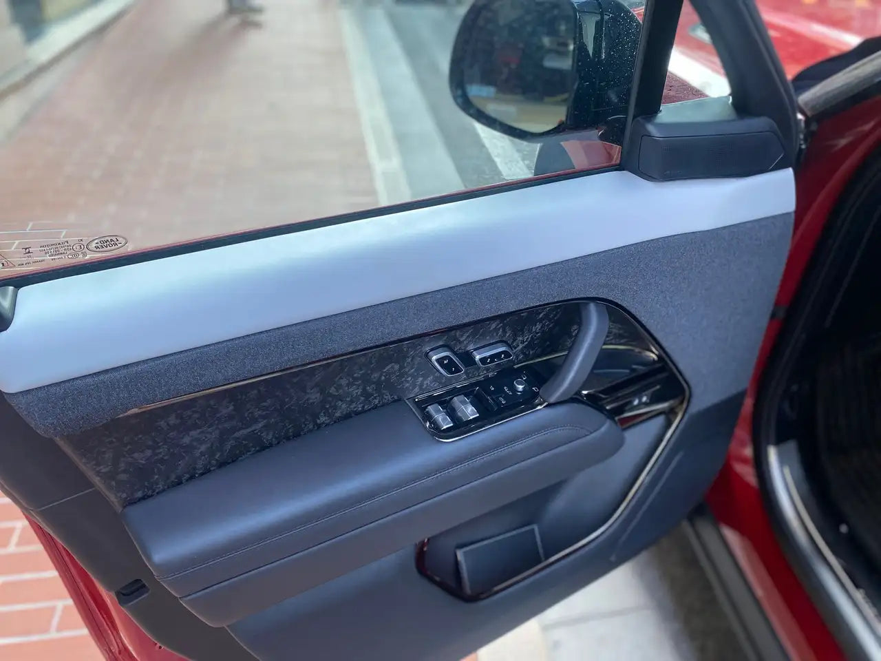 Land Rover Range Rover Sport P550e Autobiography – 2023