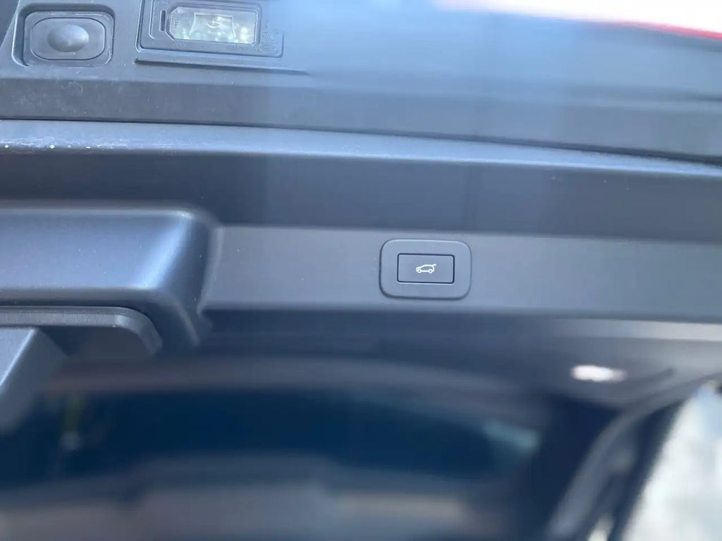 Land Rover Range Rover Sport P550e Autobiography – 2023