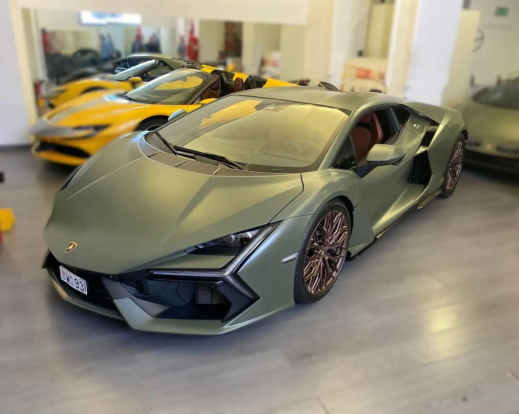 Lamborghini Revuelto – 2024