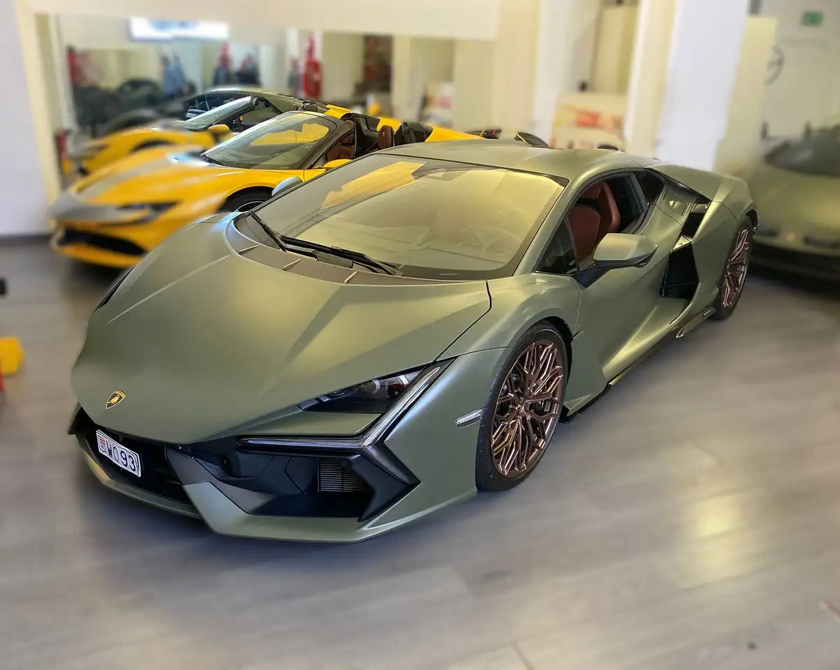 Lamborghini Revuelto – 2024